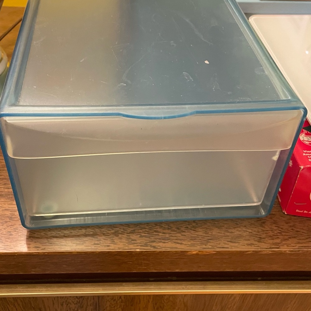 TUPPERWARE DRAWER